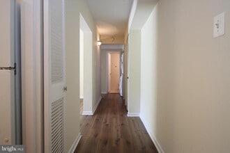 Building Photo - 11615 Stoneview Square