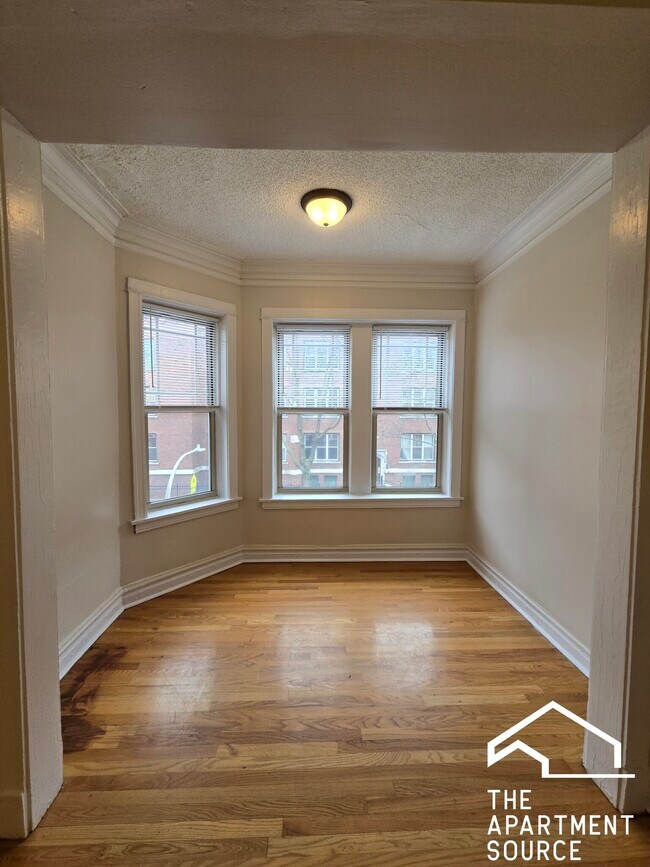 Foto del edificio - 7505 N Greenview Ave