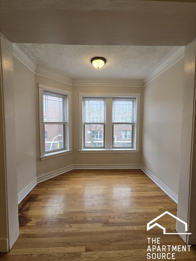 Foto del edificio - 7509 N Greenview Ave