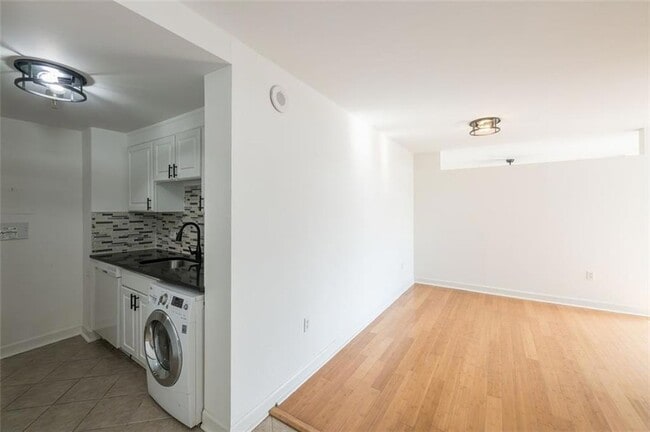 Foto del edificio - 375 Ralph McGill Blvd NE