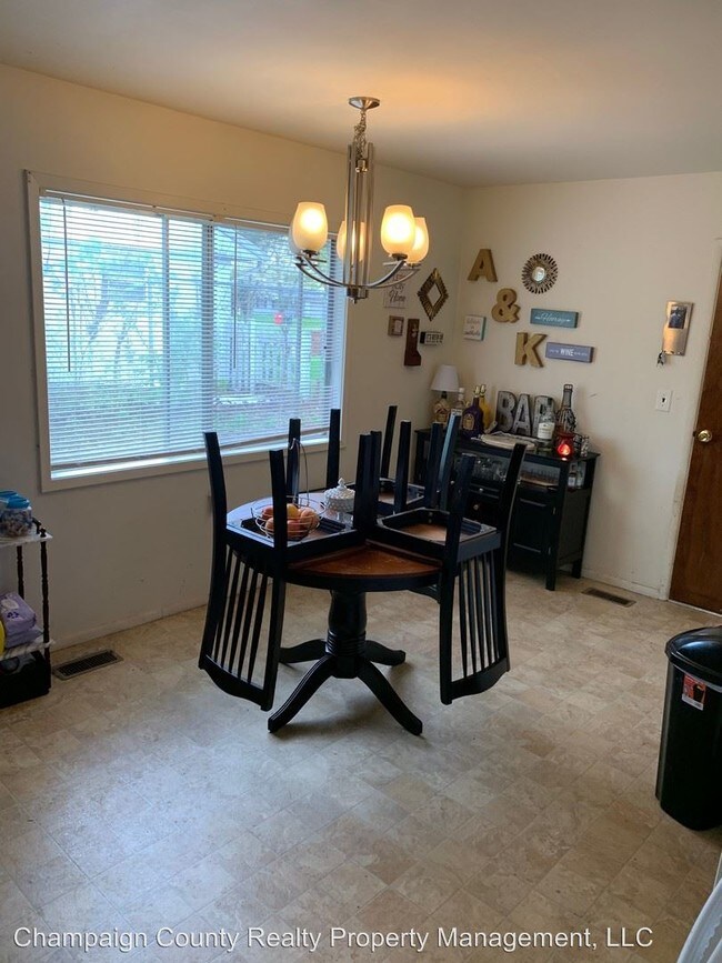 Foto del edificio - 3 br, 1 bath House - 910 S. Duncan Rd.