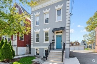 Building Photo - 32 Willowdale Ave