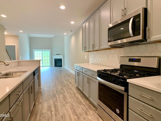 Building Photo - 672 Barneswyck Dr