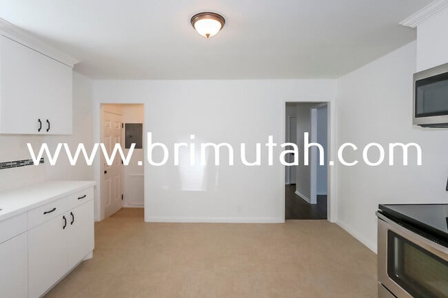 Building Photo - 3210 S 2300 E