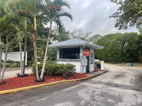 Building Photo - 3301 Spanish Moss Terrace