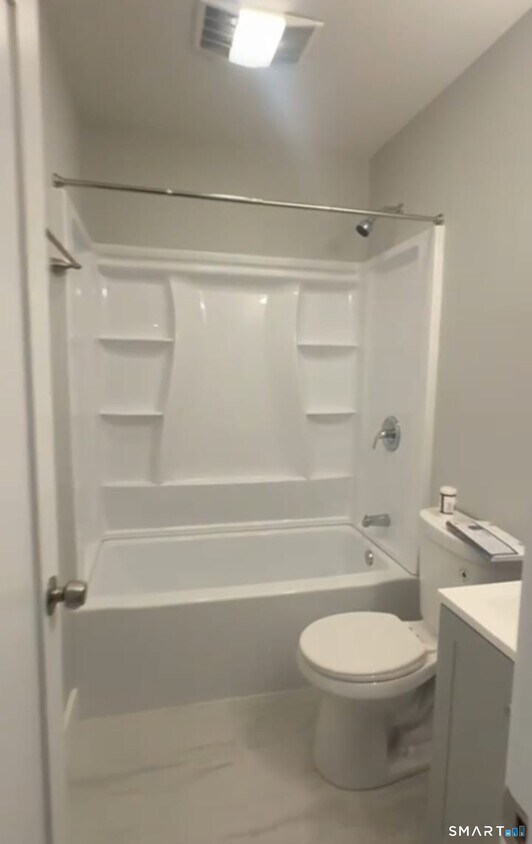 Building Photo - 980 Hancock Ave