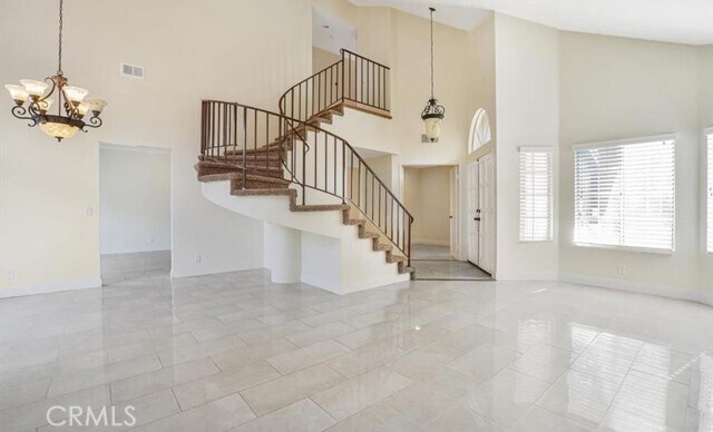 Foto del edificio - 6011 E Queens Dr