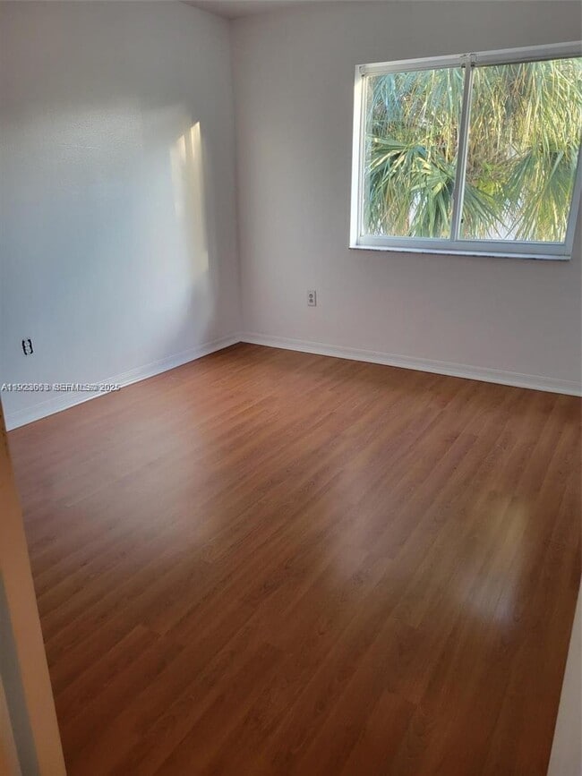 Foto del edificio - 2217 NW 171st Terrace