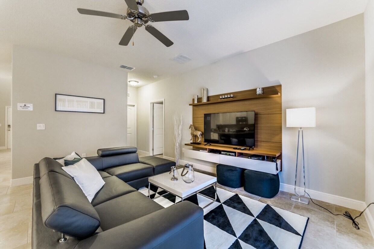 Foto principal - 5369 Oakbourne Ave
