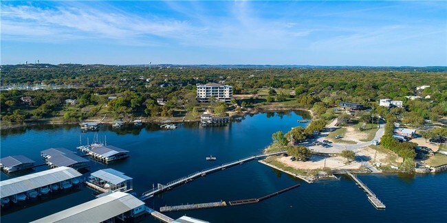 Foto del edificio - 16100 Webb Ln