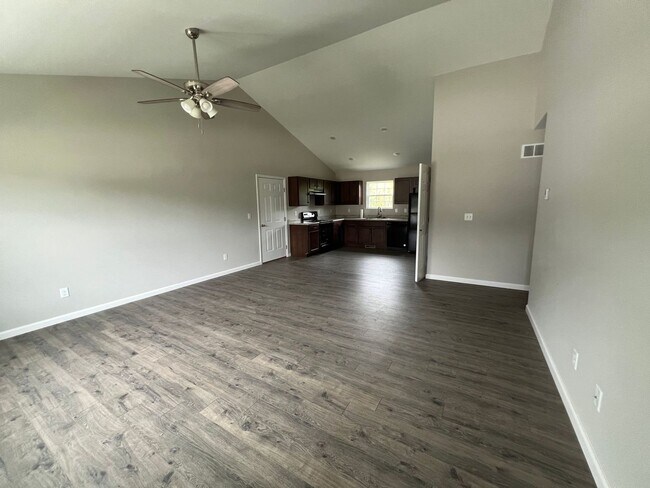 Building Photo - Newer Home in Lake Labadie Subdivision