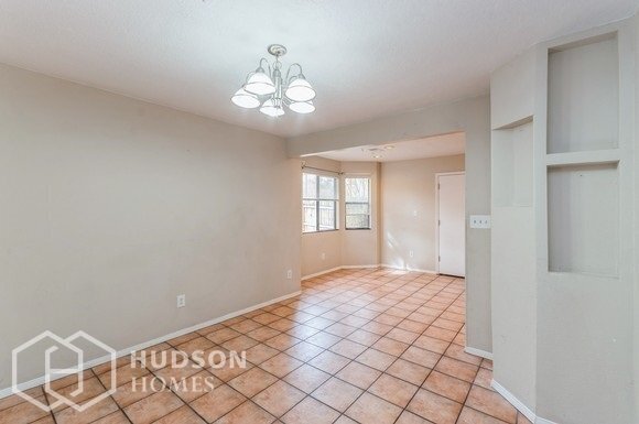 Building Photo - NOW AVAILABLE! 505 Longwood Loop Ne, Rio R...