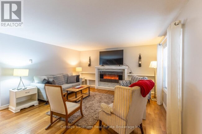 Building Photo - 26 Shaw Crescent