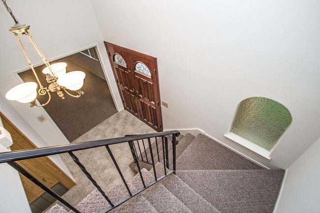 Building Photo - This lovely North Oxnard 4 bedroom 2 bath home with Vintage Oxnard Vides!!! COMING SOON