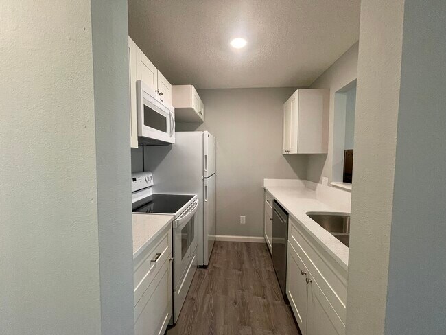 Cocina - 210 Mt Hope Ct
