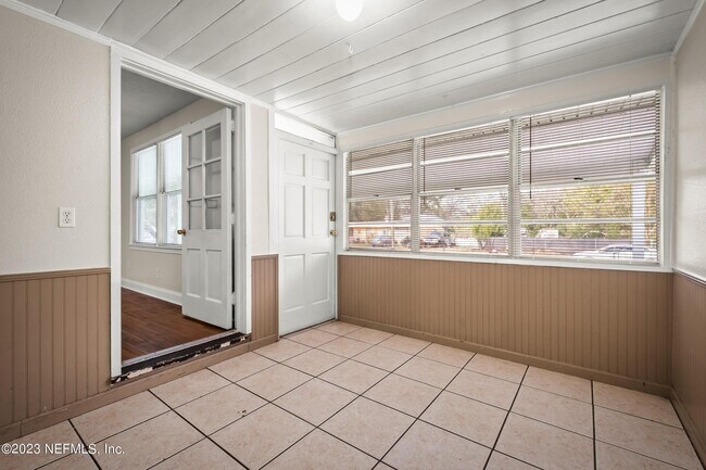 Foto del edificio - 2946 W 15th St