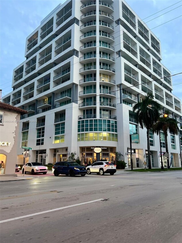 Foto principal - 350 NE 24th St