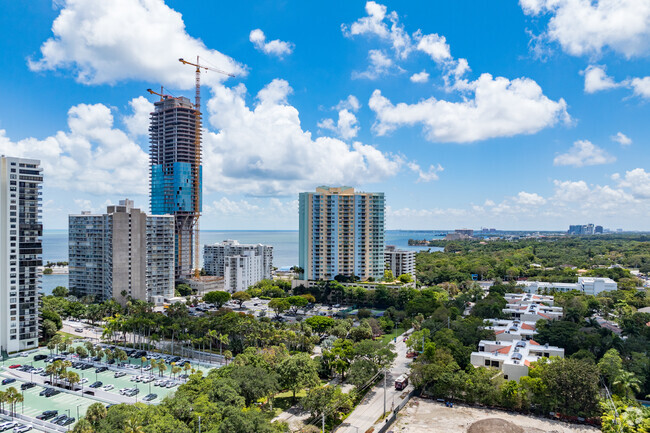 The Metropolitan Brickell - The Metropolitan Brickell Condos
