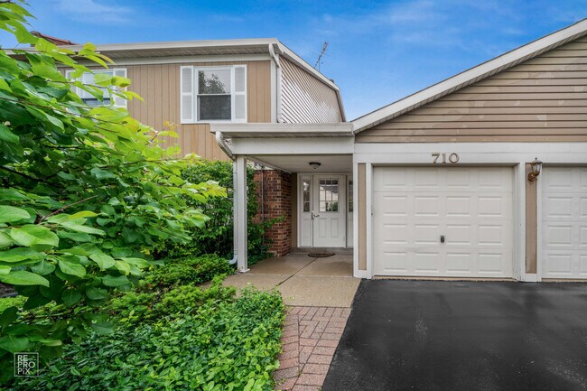 Building Photo - 710 N Deer Run Dr