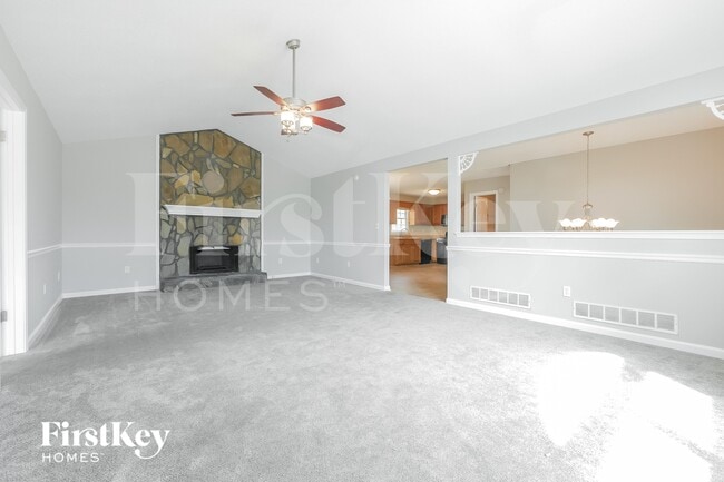 Building Photo - 221 Whitney Ln