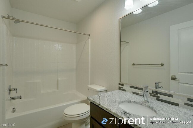 Foto del edificio - 4 br, 3.5 bath Townhome - 22328 88th Ave S...