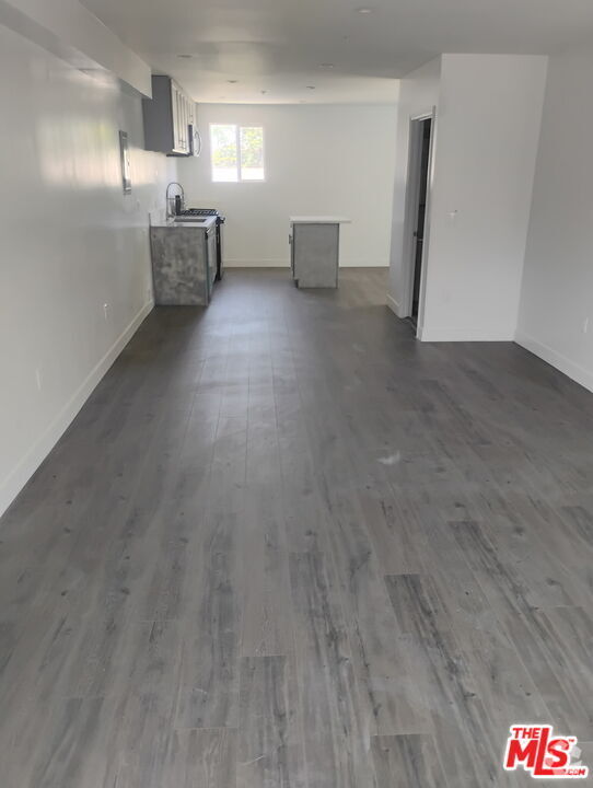 Building Photo - 13757 Vanowen St