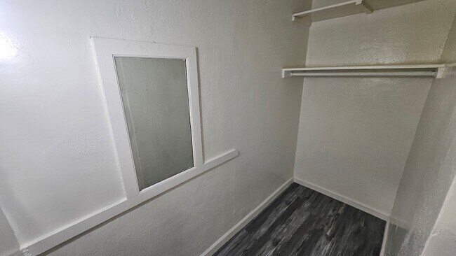 Foto del edificio - 239 W 25th St