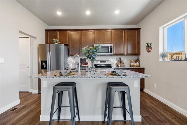 Building Photo - 6241 Godwit Ln