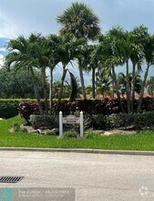 Building Photo - 9936 Twin Lakes Dr