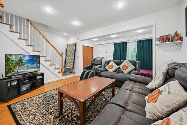 Foto del edificio - 13 Herbert Ave