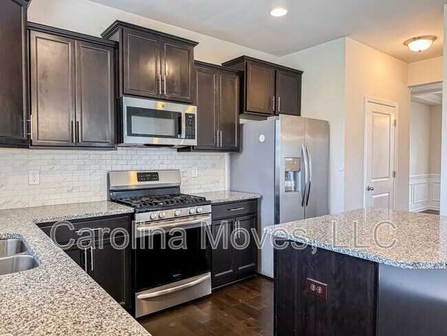 Building Photo - 537 Shrine Ct