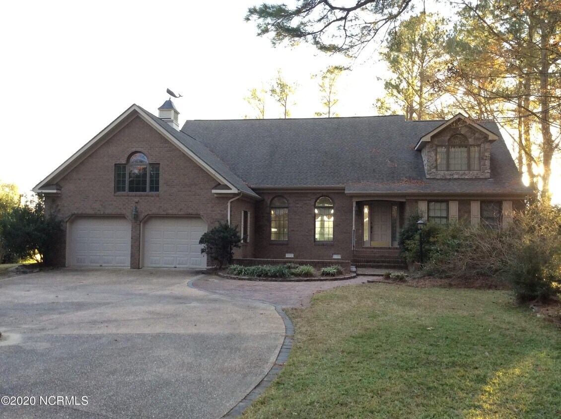 Foto principal - 250 Shoreline Dr