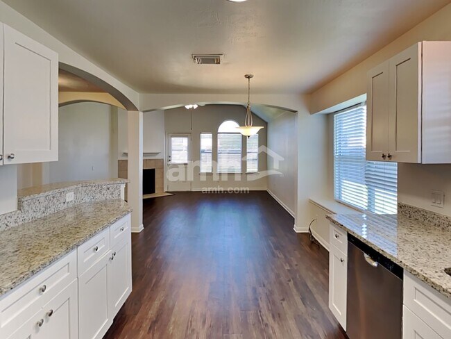 Building Photo - 4002 Ashview Ln