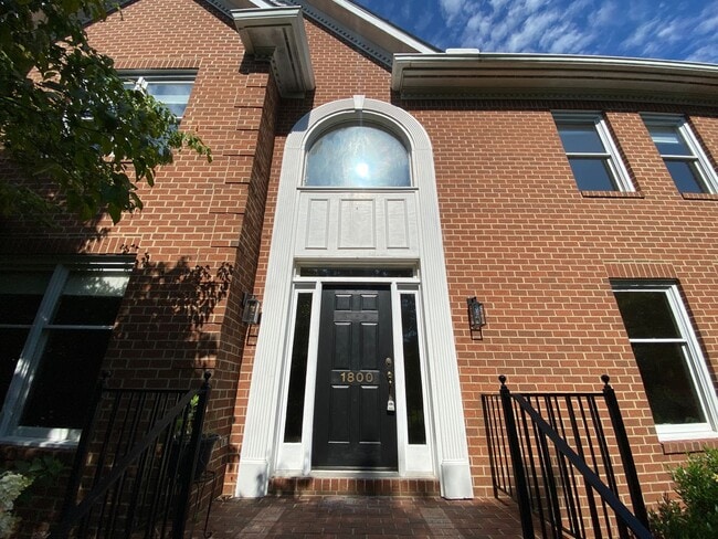 Building Photo - 1800 Curraghmore Rd