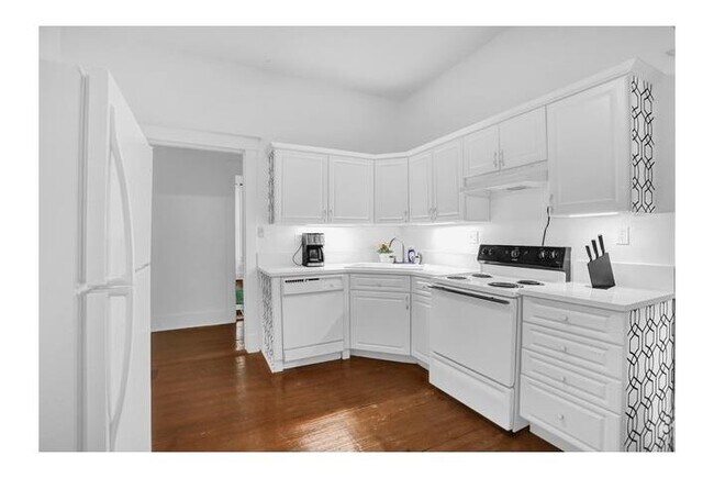 Building Photo - 2181 Madison Ave