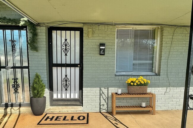 Foto del edificio - 1198 N Evergreen St
