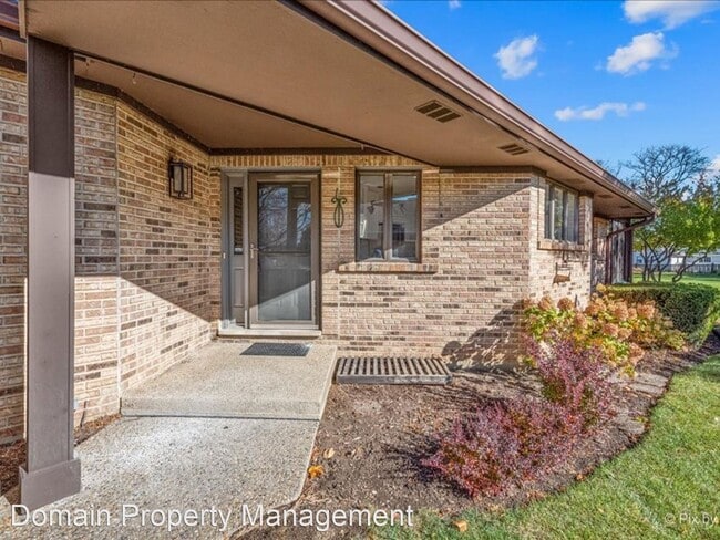 Building Photo - 2 br, 2.5 bath House - 1699 Pebble Beach Dr