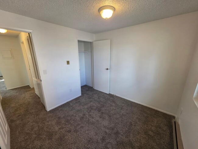 Building Photo - Newly Remodeled Townhouse in Spokane