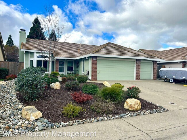 Building Photo - 3 br, 2 bath House - 1542 Steinbeck Drive