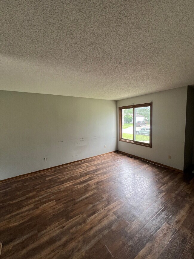 Foto del edificio - Recently Renovated 2Br / 1.5Ba Home with D...