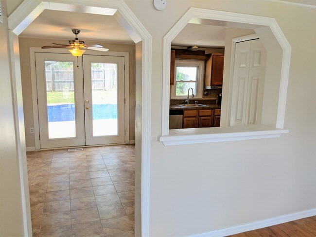 Foto del edificio - 30 Girard Ave