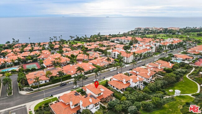 Foto del edificio - 6505 Beachview Dr