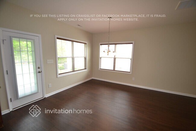 Foto del edificio - 4111 Panther Creek Pkwy