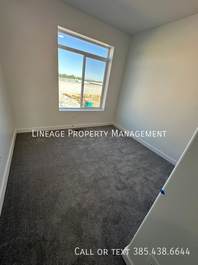 Building Photo - 3559 S Lydia Ann Ln