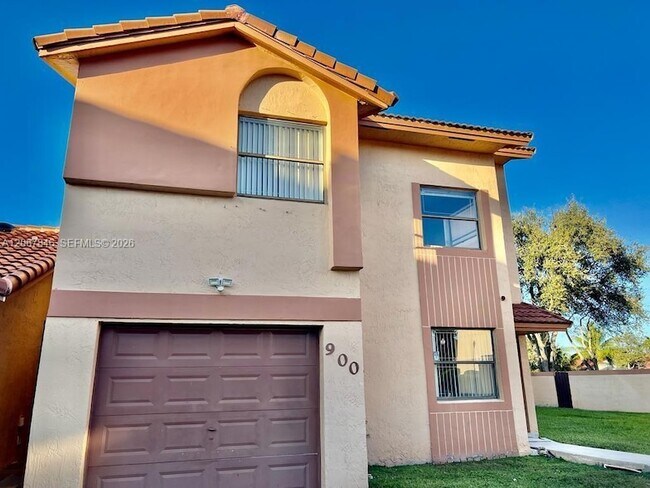 Building Photo - 900 SW 113th Terrace