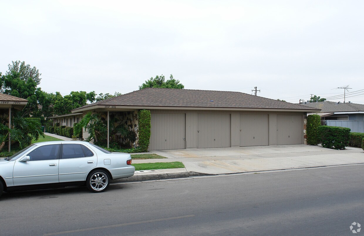 Primary Photo - 1832 E Palmyra Ave