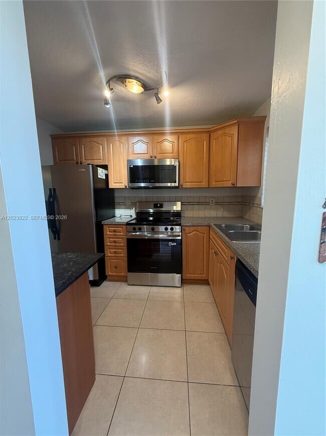 Building Photo - 5080 SW 64th Ave