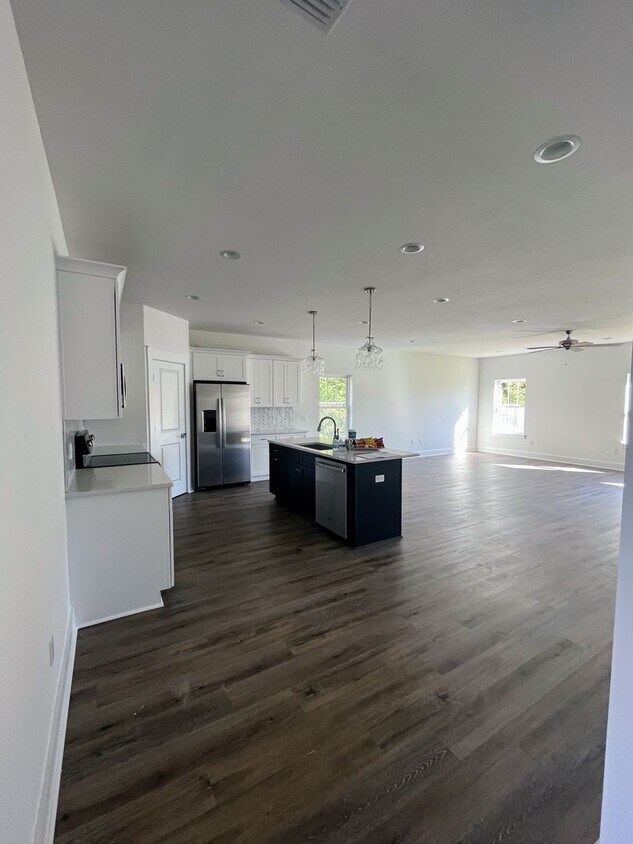 Primary Photo - Beautiful NEW CONSTRUCTION 3-bedroom 2 bat...