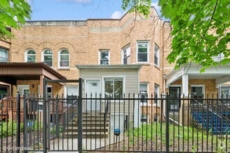 Building Photo - 4229 S Prairie Ave