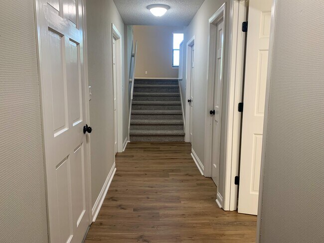 Foto del edificio - 1722 N Chapman Ln